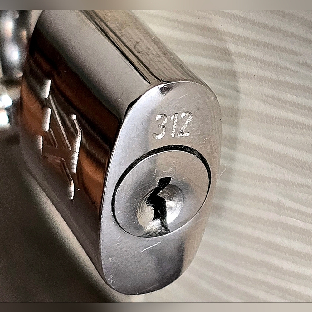 Louis Vuitton Ivory Epi Bowling Montaigne PM With Silver Lock And Two Keys - Picture 14 of 16